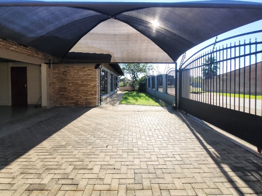 3 Bedroom Property for Sale in Grimbeeck Park North West